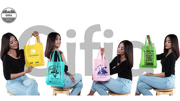 Product Introduction of 100pcs 25x35x8cm Goodie Bag Custom Sablon / Tas Spunbond Handle / Tas Kain 0