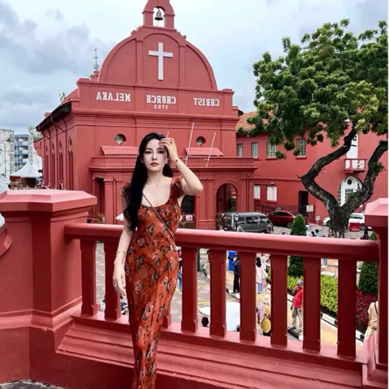 Đầm Hoa Đỏ Tay Cánh Tiên Cổ U Dáng Dài Đuôi Cá TH196