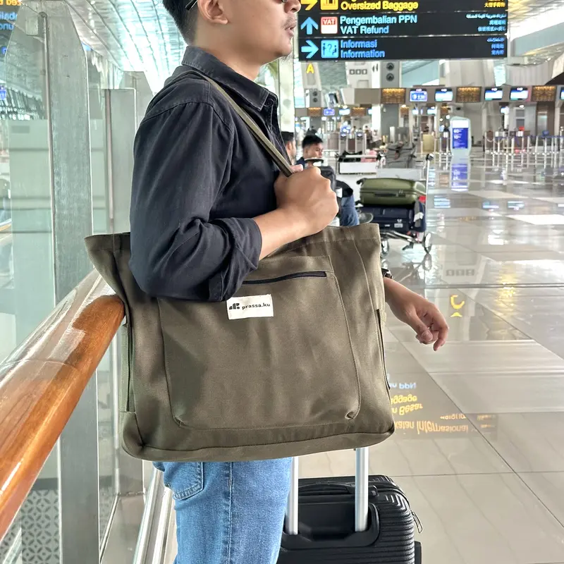 Prassa.ku | Gezi Bag - Zipper | Oversized Totebag Pria Wanita | Tas Tambahan Koper Travel Bahan Canvas Banyak Kantong 3