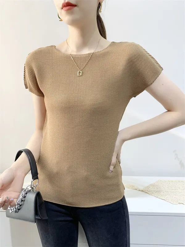Áo thun tay ngắn chất vải thun xốp siêu co giãn, thiết kế form áo tôn dáng, trẻ trung 4