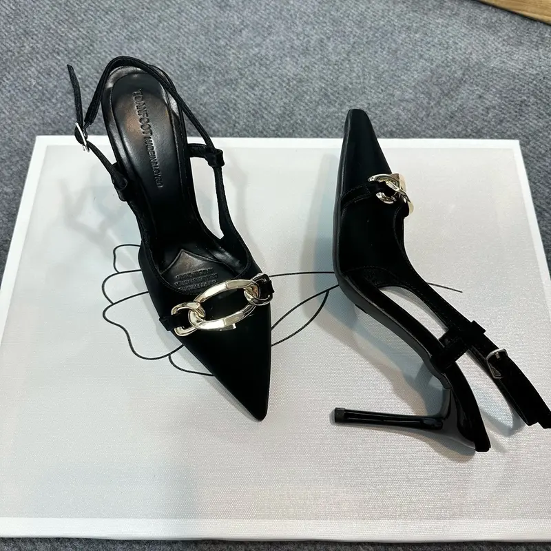 CH21- giày cao gót 9cm Phối Xích Bản To hai màu Đen Trắng Shoes chất liệu tuyết nhung Sang chảnh ( Fom chuẩn size)  Nữ DéP Jean 0