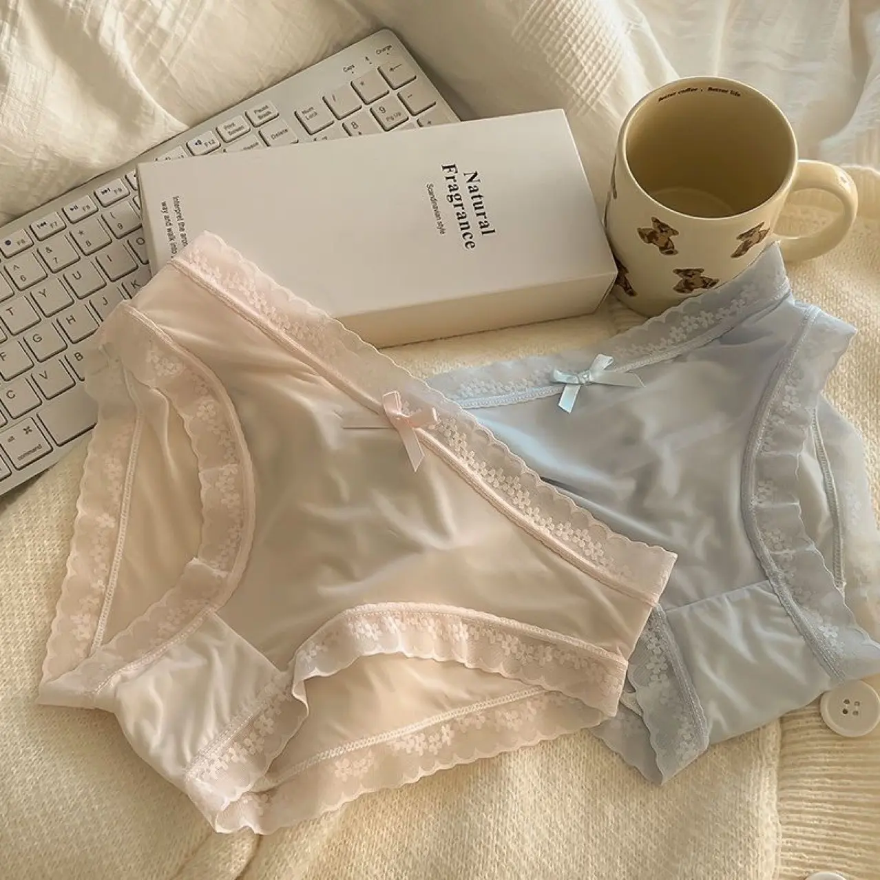 New Cream Girl Underwear Pure Color Seamless Quick-Drying Lace Untra Thin Summer High-End Thin Mask Shorts Panty Women Lady Basic Minimalist Womenswear Comfort Innerwear