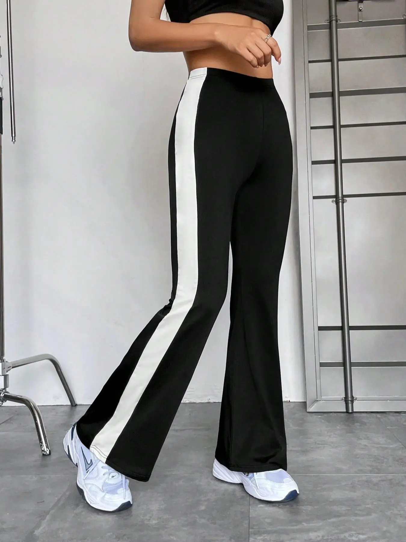 【Plus Size】 Side Stripe Flare Leg Pants, Elegant Comfy Bell Bottom Trousers for Daily Outdoor Wear, Women's Bottoms for Fall & Winter
