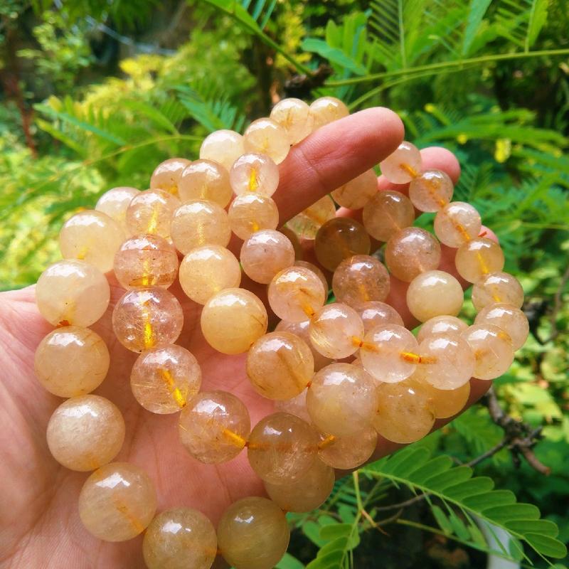 vòng đeo tay đá thạch anh tóc vàng kích thước cỡ 11mm 13mm 14mm 15mm