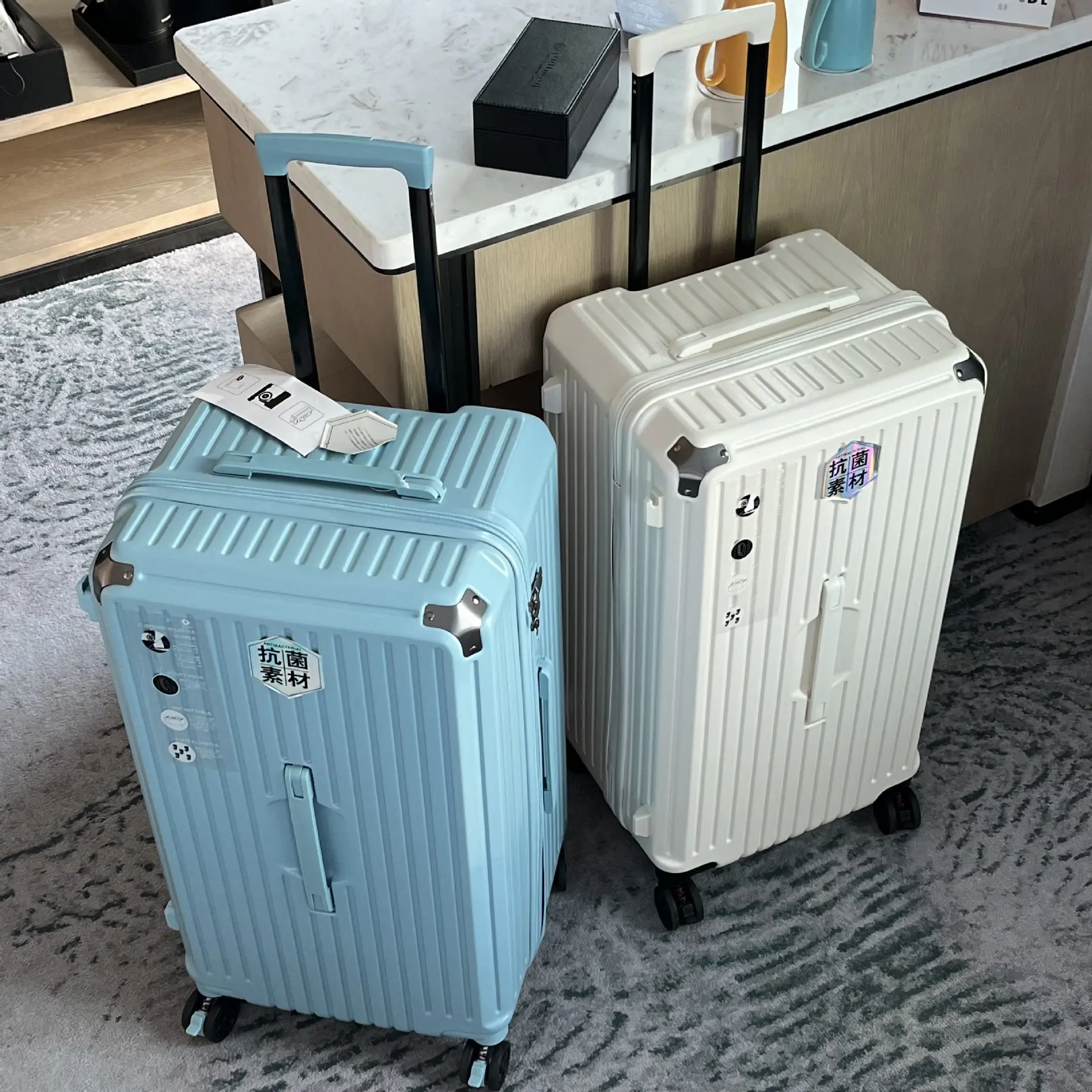 Vali kéo năm bánh, sức chứa siêu lớn, chất liệu kháng khuẩn, thích hợp cho xuất khẩu thương mại quốc tế, vali gửi hàng, thích hợp cho sinh viên, có mật khẩu, bao gồm vali