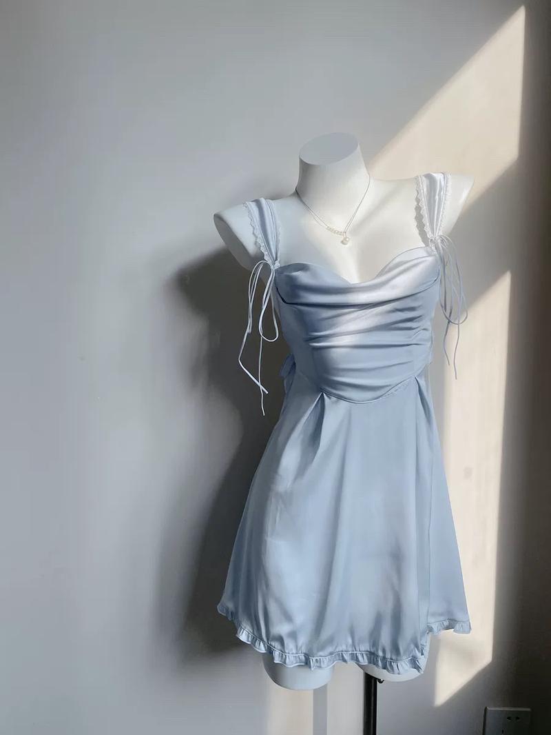 Product Introduction of V523 - Váy ngủ lụa dây bản to hở lưng có đệm hàng QC cao cấp Đầm Ngủ Women 2
