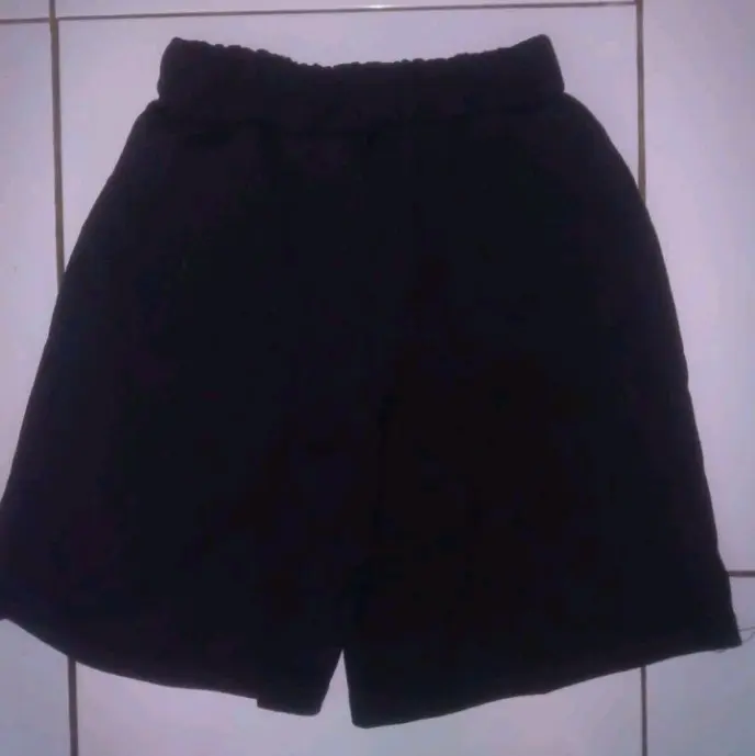 clana pendek wanita