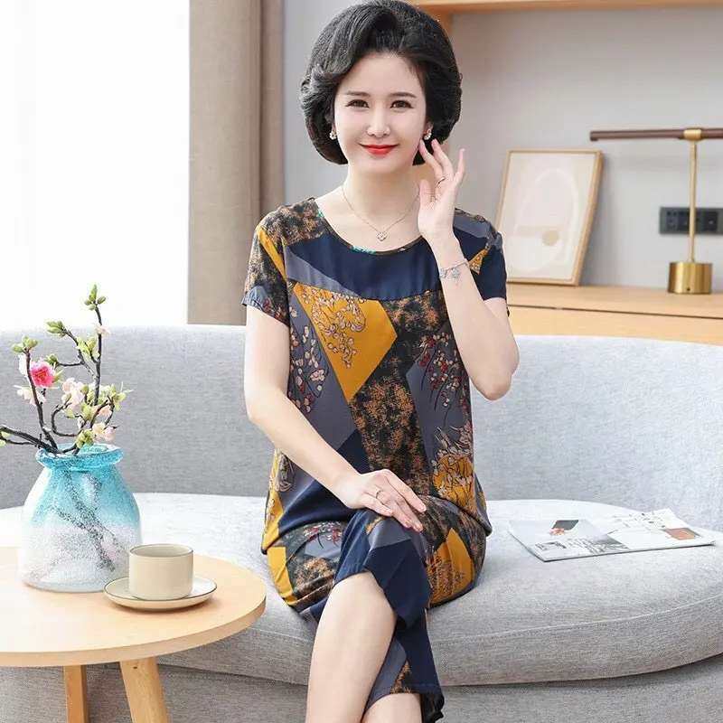 Bộ mặc nhà trung niên quẩn lửng