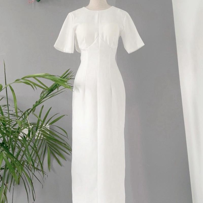 Đầm thiết kế body sẻ lưng đính hoa sang chảnh đi tiệc. Body bút chì sẻ lưng đính hoa đỏ sang chảnh 7