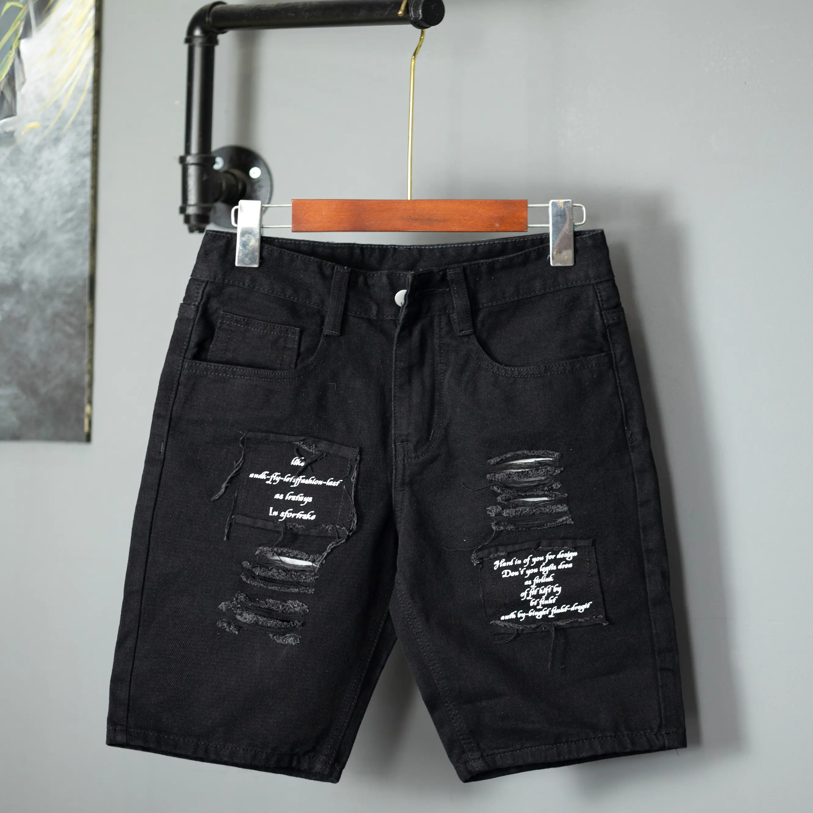 QUẦN SHORT JEAN NAM MÀU ĐEN RÁCH GỐI, THÊU CHỮ PHONG CÁCH BOY PHỐ HÀN QUỐC MÃ QJS13 Menswear Pants Có Túi