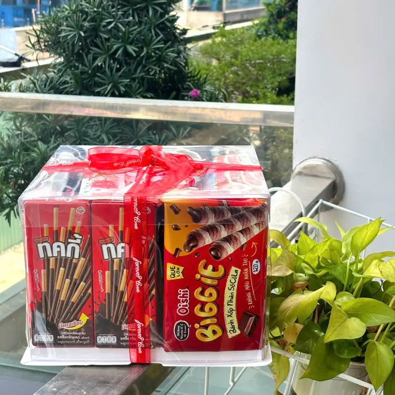 SET QUÀ BÁNH KẸO HỘP MICA MÀU ĐỎ  (Size to 26*26*18) tặng người yêu, bạn bè nhân dịp sinh nhật, giáng sinh, lễ tết, Valentine, lễ tốt nghiệp 0