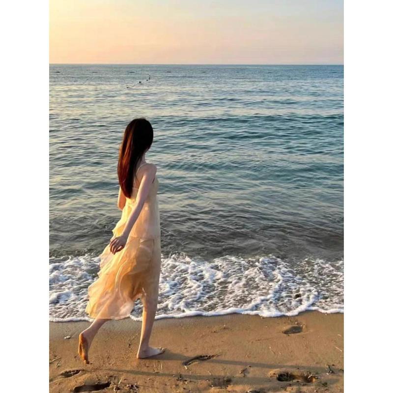 2025 French Style Beach Vacation Dress High-end Sanya Travel Outfit Super Fairy Small Stature Photo Spaghetti Strap Dress 6