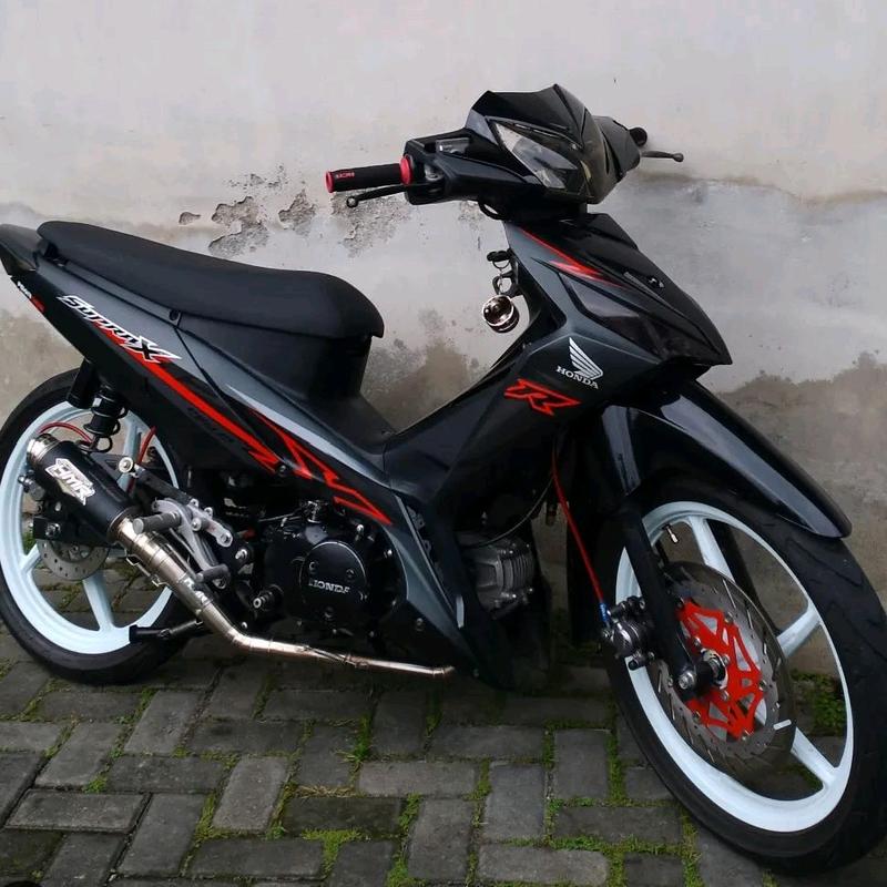 Striping Lis Stiker motor supra x fi 2018 warna hitam lis merah 0