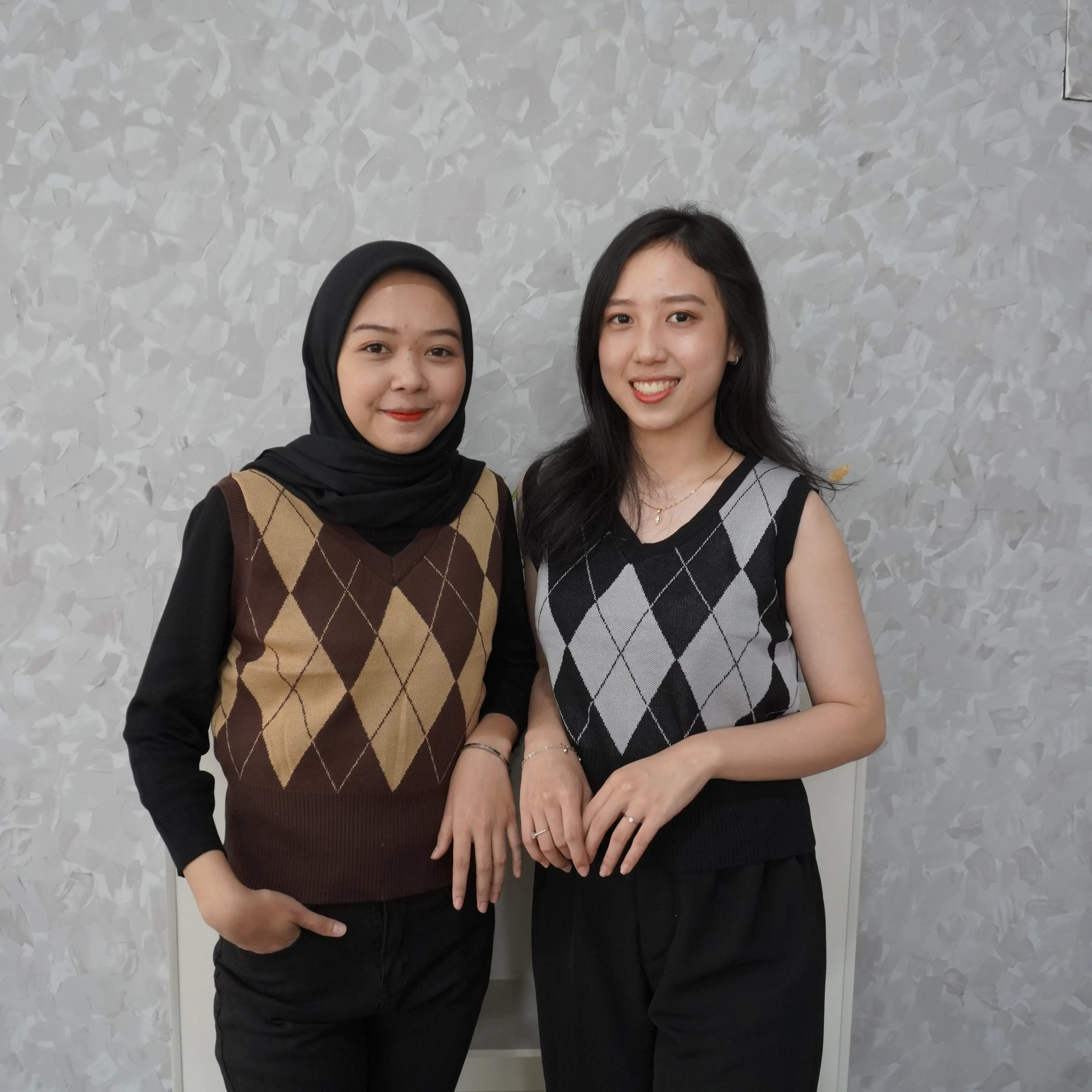 Vest AMY Atasan Wanita Kekinian 2024 Baju Aesthetic Lucu Kece Rompi Wanita Rajut Wajik Besar atasan basic  Panjang Crop Top Outer Oversize baju ketupat korea