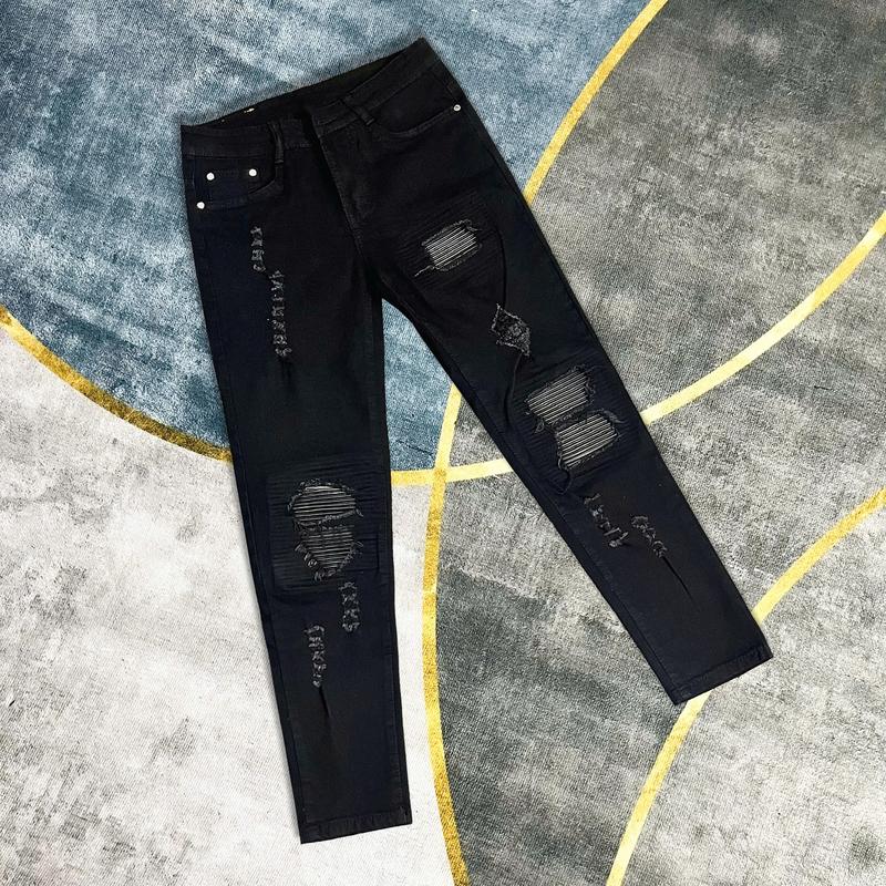 Quần jean nam vá da boy phố thêu chữ rách gối màu đen chất liệu bò co dãn 4 chiều form dáng skinny đẹp QJN09