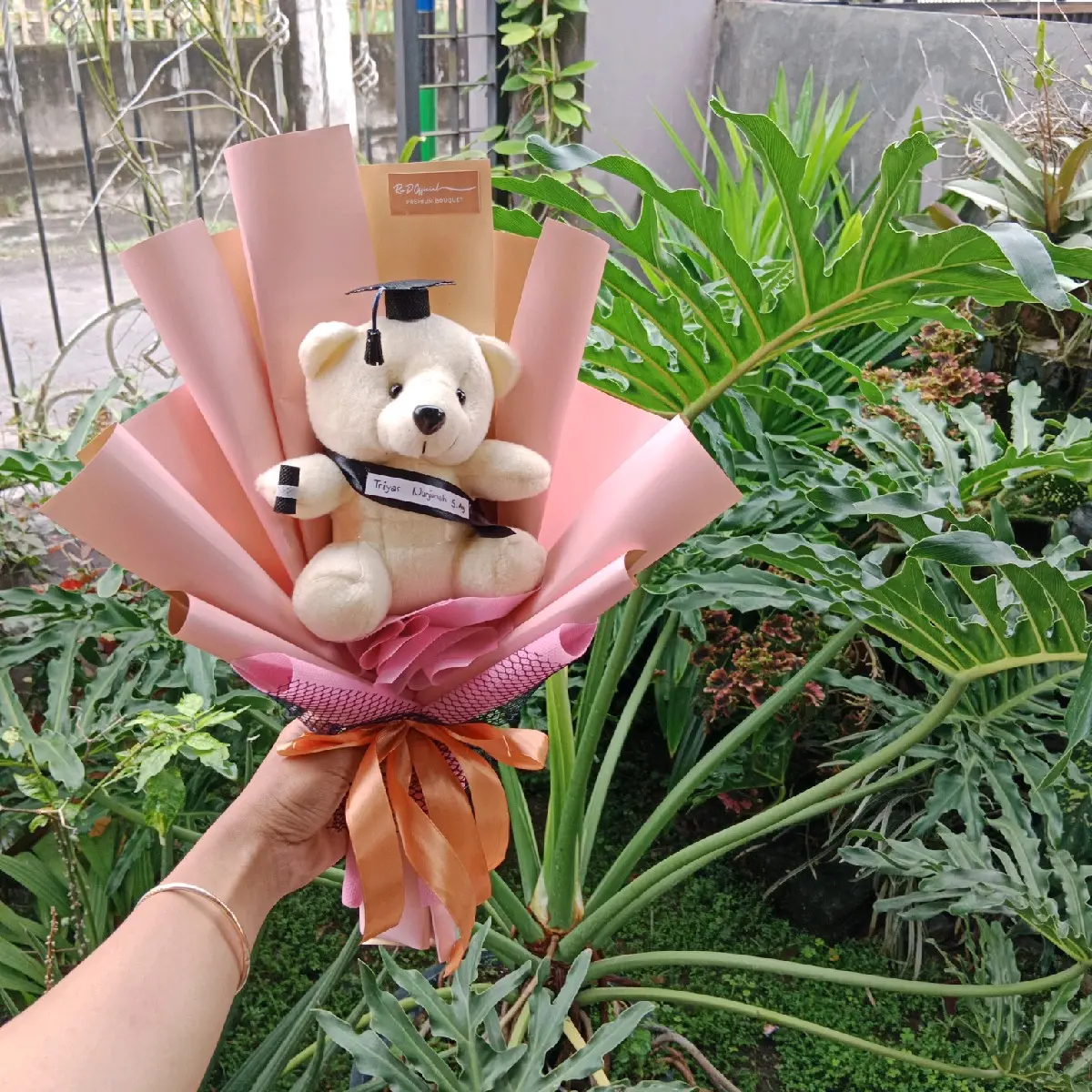 Buket Boneka Wisuda Simple 1
