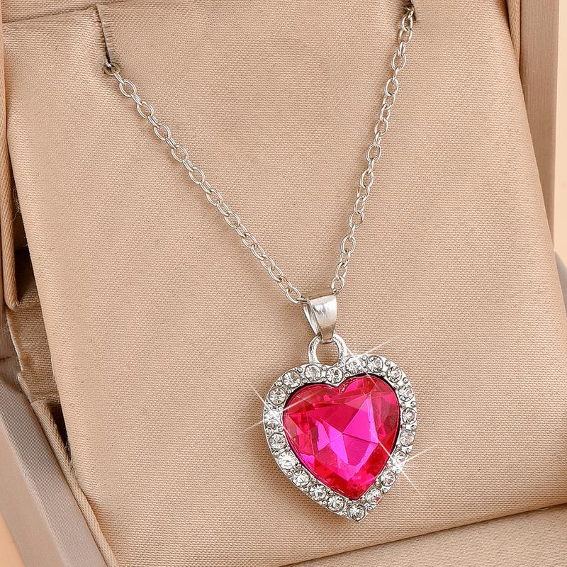 Product Introduction of Fashion Wholesale Heart-Shaped Pendant Necklace Full of Diamonds Cross-Border Best Seller in Europe and America 3