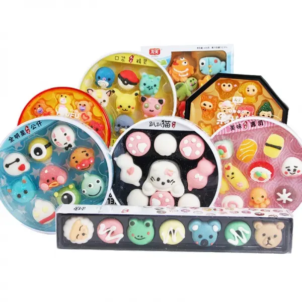 Creative children's candy cartoon shaped boxed fruit juice gummies children's holiday gifts candy wholesale