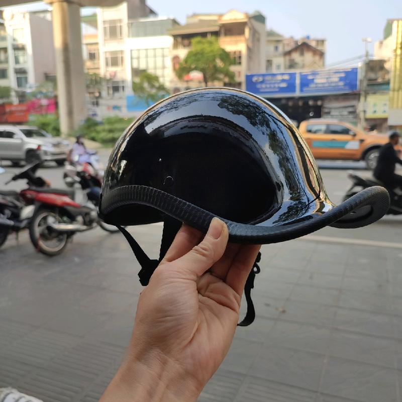 mũ bảo hiểm ngựa cong đội ngược 2