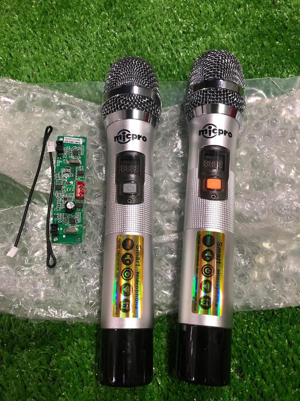 Micro loa kéo UGX UHF-2023 - loại 1 XỊN đầu nhôm Tiếng sáng hát nhẹ