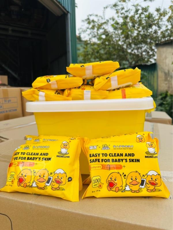 Product Introduction of THUNG 10 bịch Khăn giây ướt DUCK  con vịt vàng kute siêu hot ] kích thước 16.5x 10.5cm 7