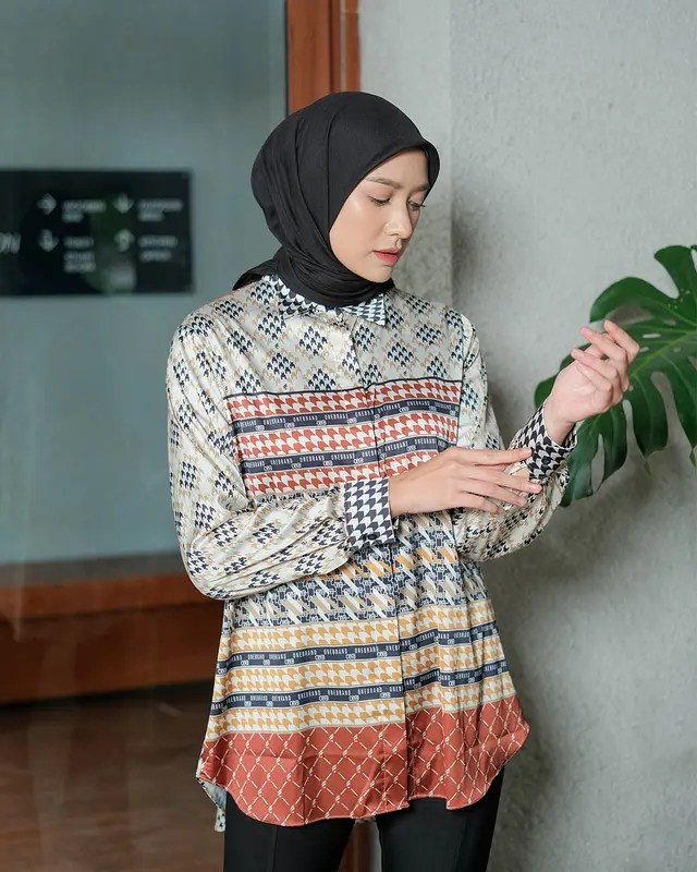 ONEBRANDHIJAB - Baju atasan kemeja wanita muslim keren tangan panjang dewasa bahan silk 2