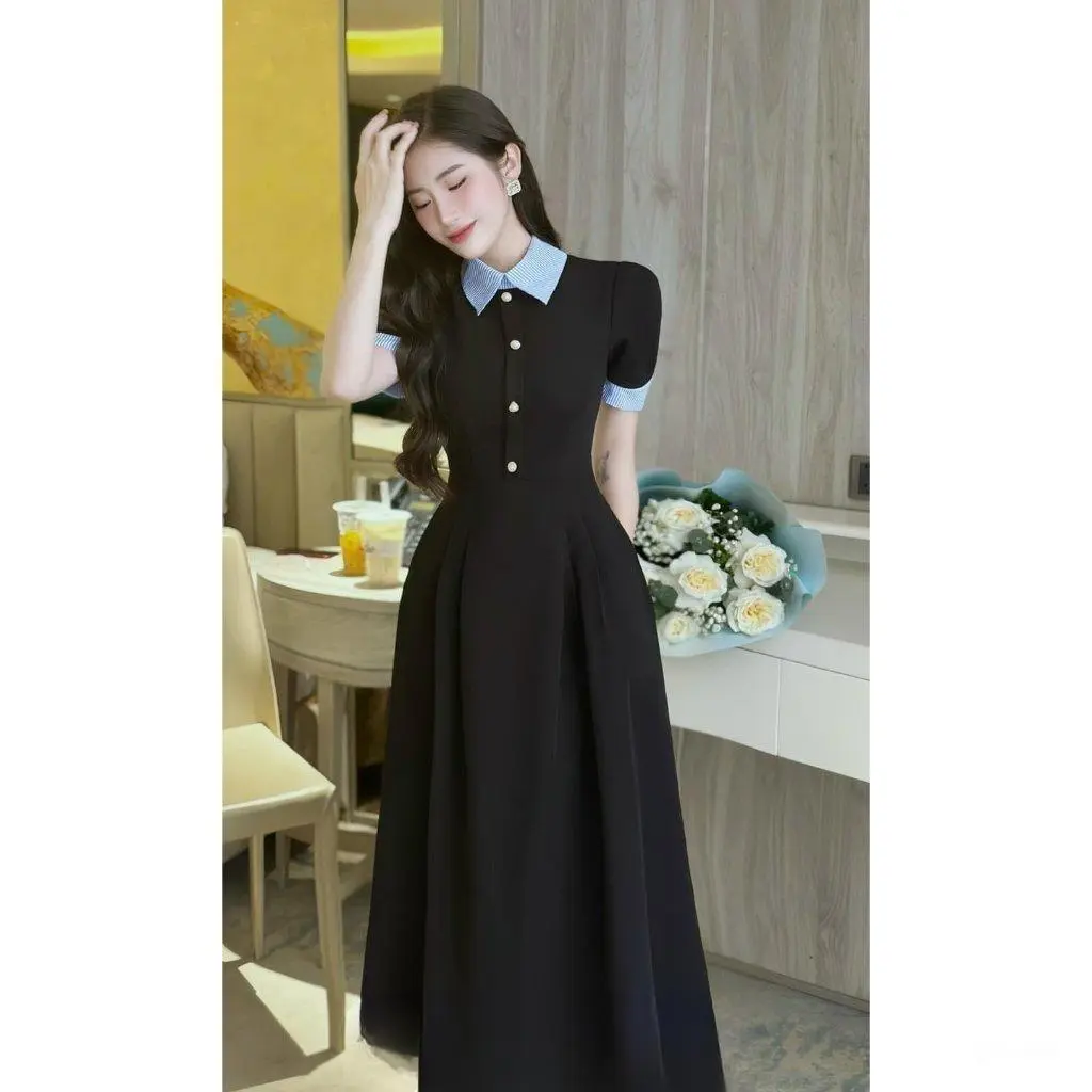 Váy thiết kế Hera đen phối cổ sơ mi xanh, tay viền xanh kèm cúc xinh đẹp dịu dàng, thanh lịch công sở