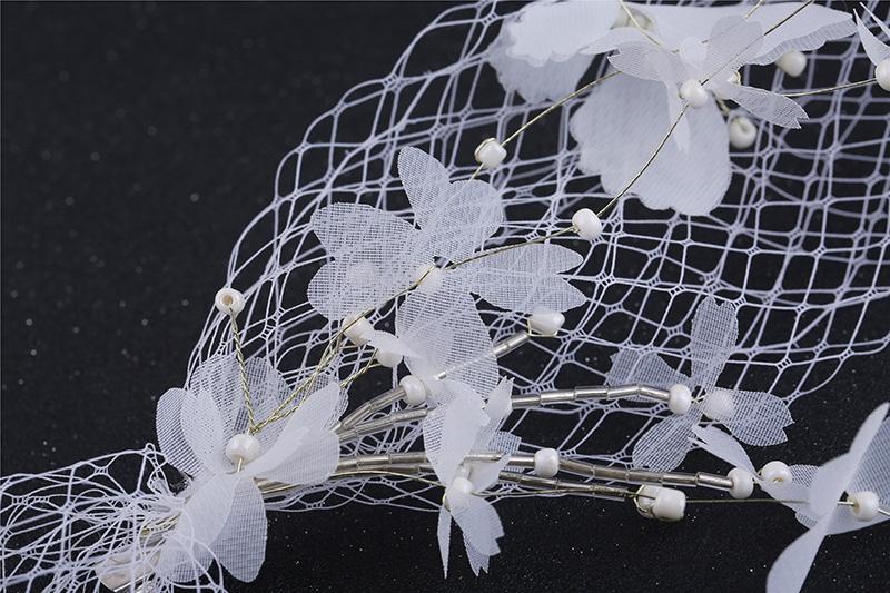 Product Introduction of Bridal Headdress Korean Wedding Fairy Beautiful Handmade Crystal String Beads Butterfly Grenadine Lace Hair Band Wedding Dress Accessories 4