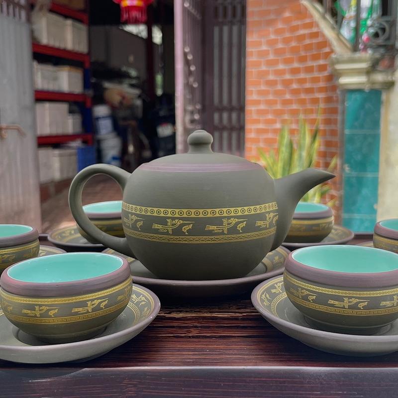 Bộ ấm trà 300ml tử sa Bát Tràng lọc tổ ong - dáng búp sen như ý trống đồng xanh rêu - dung tích 300ml - vung khín ngắt nước tay cầm