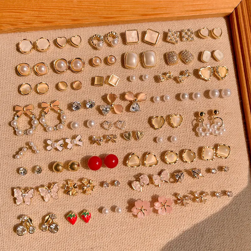 Ear-Caring Suit Pearl Small Earrings Korean Simple All-Matching Graceful Student Love Heart Earrings Senior Sense Ear Rings