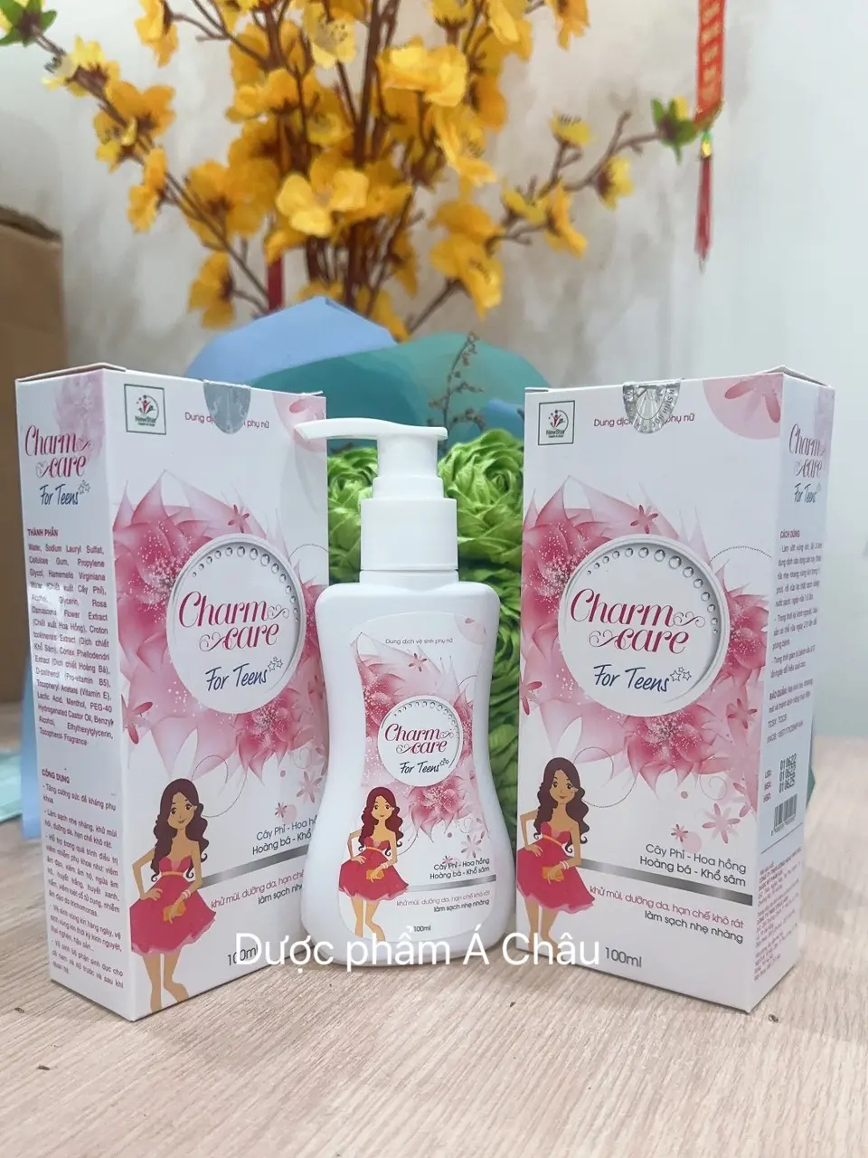 DUNG DỊCH VỆ SINH PHỤ NỮ  DÀNH CHO TRẺ EM VÀ TUỔI DẬY THÌ - CHARM CARE - KHỬ MÙI, DƯỠNG DA, HẠN CHẾ KHÔ RÁT, LÀM SẠCH NHẸ NHÀNG