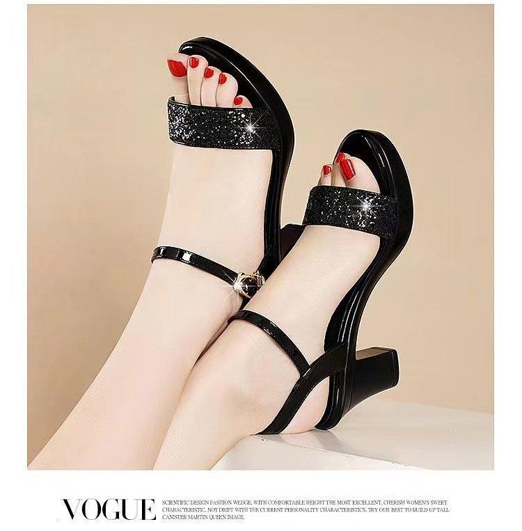Product Introduction of Sandal Tumit Tinggi Gesper, Untuk Wanita, Model Tumit Chunky, Gaya Roman Elegan, Sesuai untuk Musim Panas, Kasut Wanita Catwalk, Ketibaan Baru 2022 2