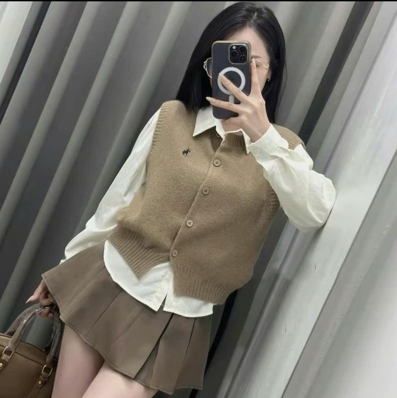 Product Introduction of Set Áo Sơ Mi Gile Len Họa Tiết Thêu Hươu, Sét Hia Món Dáng Vừa Dành Cho Nữ By Maiclothing 1