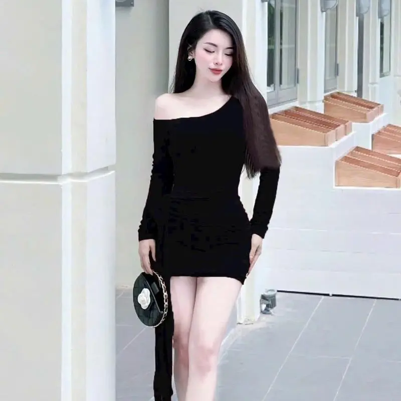 Đầm Body Dáng Ngắn Lệch Vai Tay Dài Đính Hoa Trẻ Trung - Nữ - Tre Đen Women Dress 7