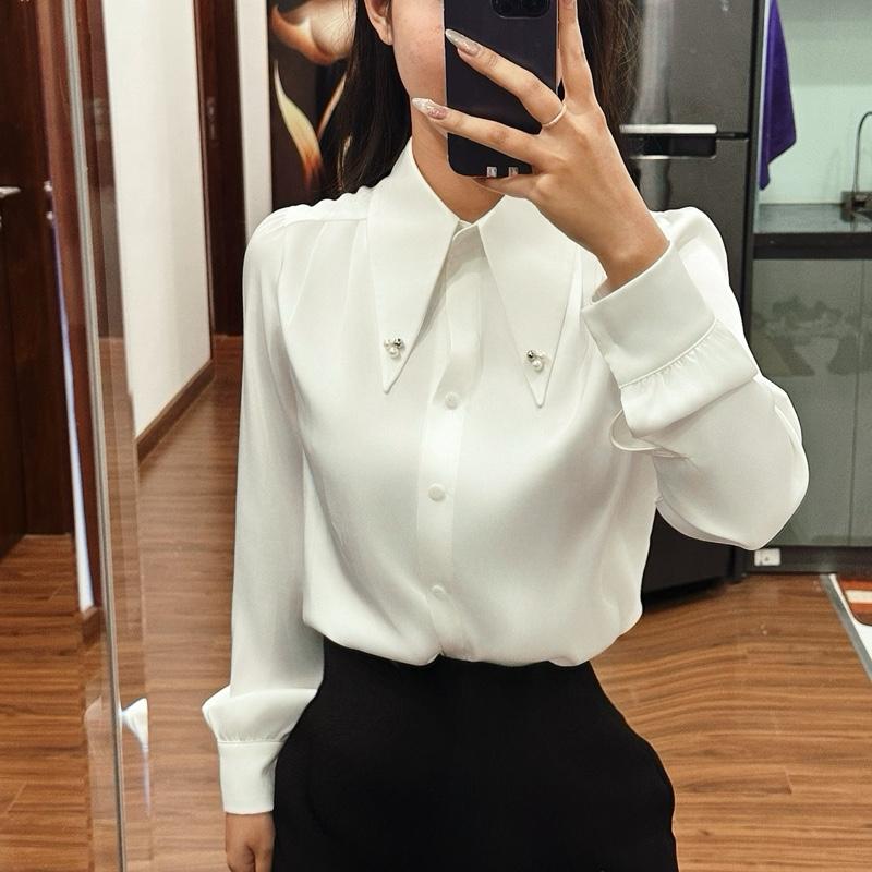 Sơ mi cổ đức nhọn cổ đính hạt ngọc trai. Kiểu dáng basic 5