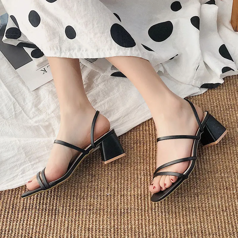 Sandal dây gót vuông 5 cm 0