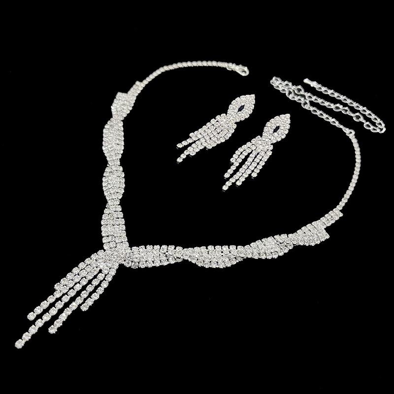 Product Introduction of Necklace Earrings Tassel Wedding Jewelry Set Rhinestone Pendant Wedding Banquet Twist Wedding Dress Accessories 8673 9