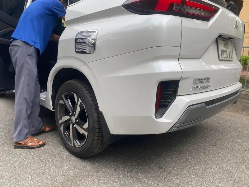 Chắn bùn Xpander dập Logo chữ nổi hàng chuẩn loại 1 - Phụ kiện ô tô 7