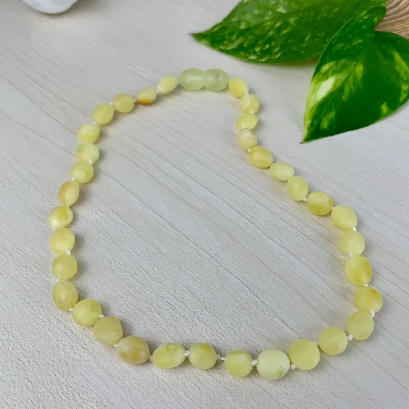 Vòng cổ dây chuyền Hổ phách tự nhiên cho bé - Nhà Mun 1