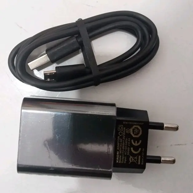 TRAVEL ADAPTOR FAST CHARGING HITAM
