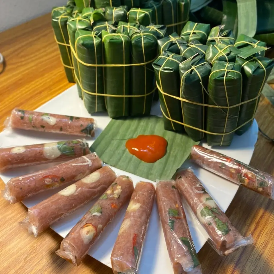 Nem Chua Hậu Len: 50 cái (loại lõi tầm 20g/cái)  chua cay chuẩn vị nem  chua