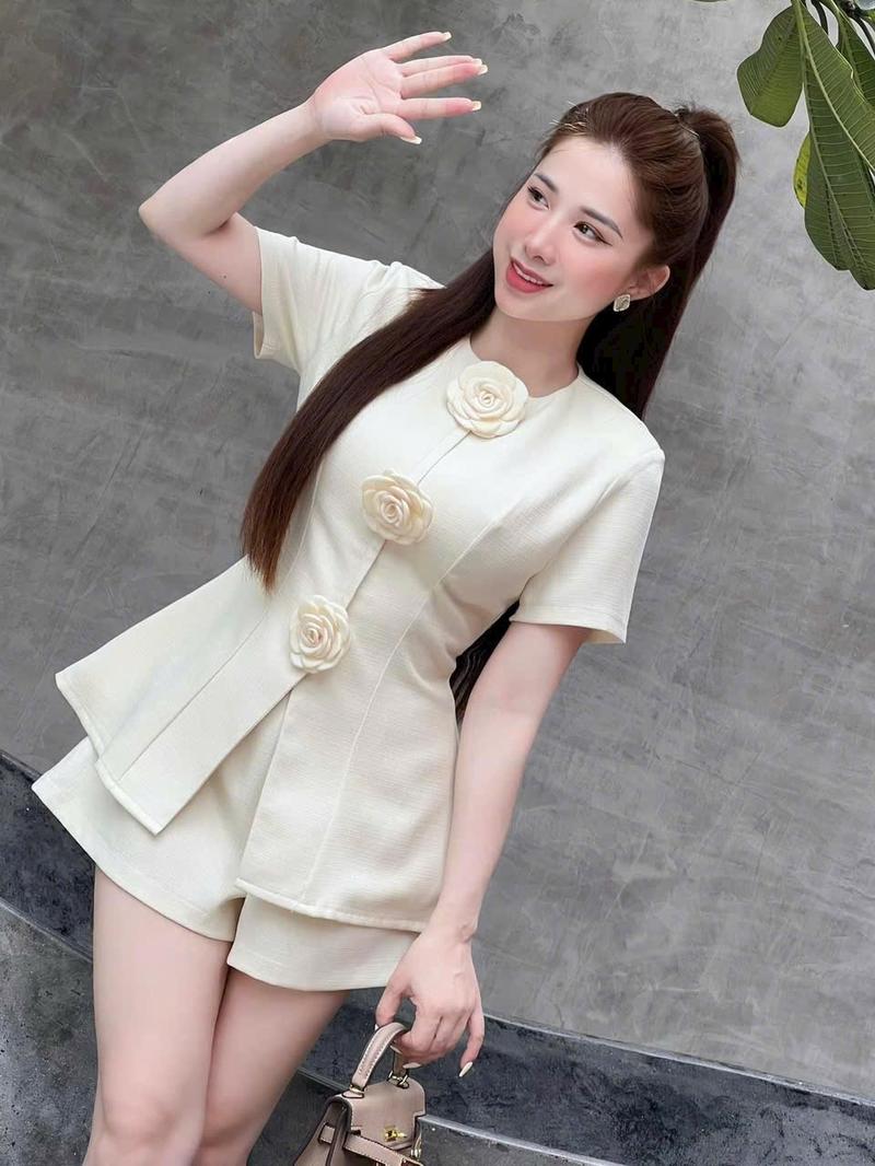 Product Introduction of Set đồ nữ áo lenin gân cổ tròn tay ngắn kết bông kèm quần đùi xinh xắn dễ thương T30 Women Kem 15