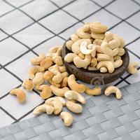 Gambar Natural Raw Cashew ( Cemilan Sehat Kacang Mede Mentah ) 250 Gr dari The House Of Organix Kota Administrasi Jakarta Utara 2 Tokopedia