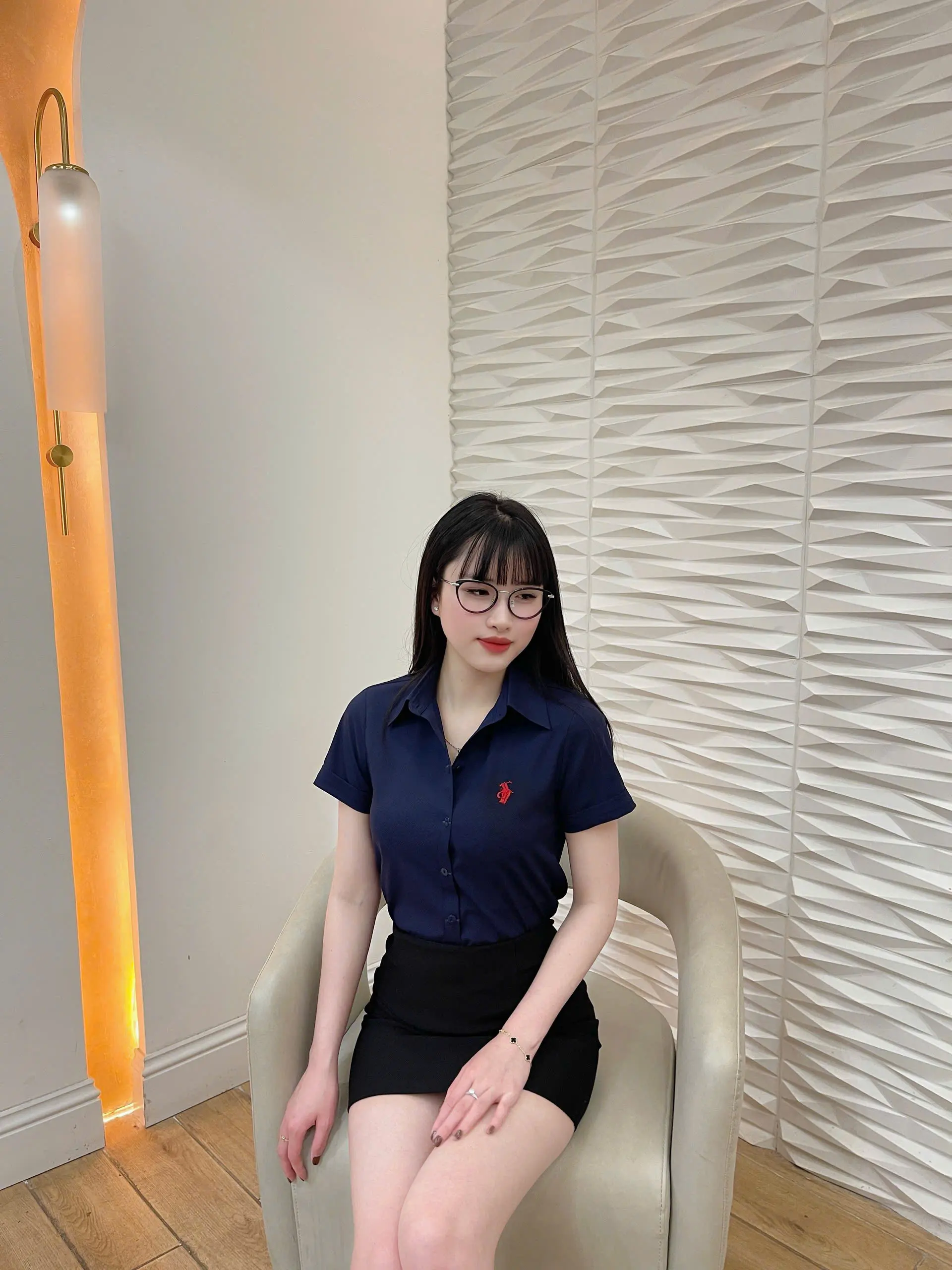 (A01) Áo Sơ Mi Cộc Tay From Vừa Chất Lụa Hàn Có Hình Thêu