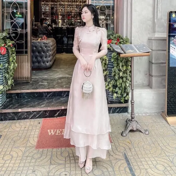 Áo dài cách tân 4 tà  kết hoa đơn giản