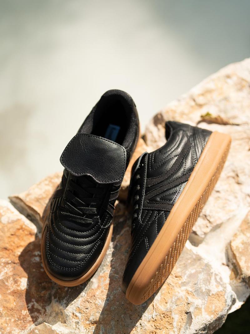 Product Introduction of Women's Fashionable Lace Up Low Top Sneakers, Casual Comfortable Sports Shoes for Daily Wear, Female All-match Round Toe Shoes for Daily Wear 1