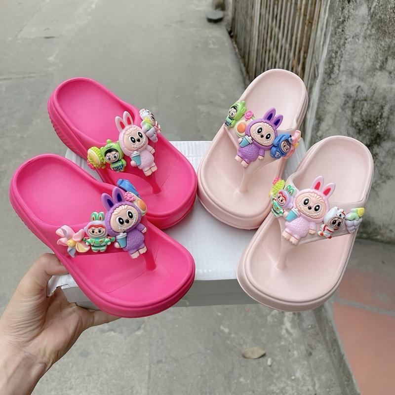 Dép lê bé gái, dép kẹp xỏ ngón cho bé từ 4 đến 12 tuổi hoạ tiết stiker đế độn, chất EVA siêu nhẹ 0