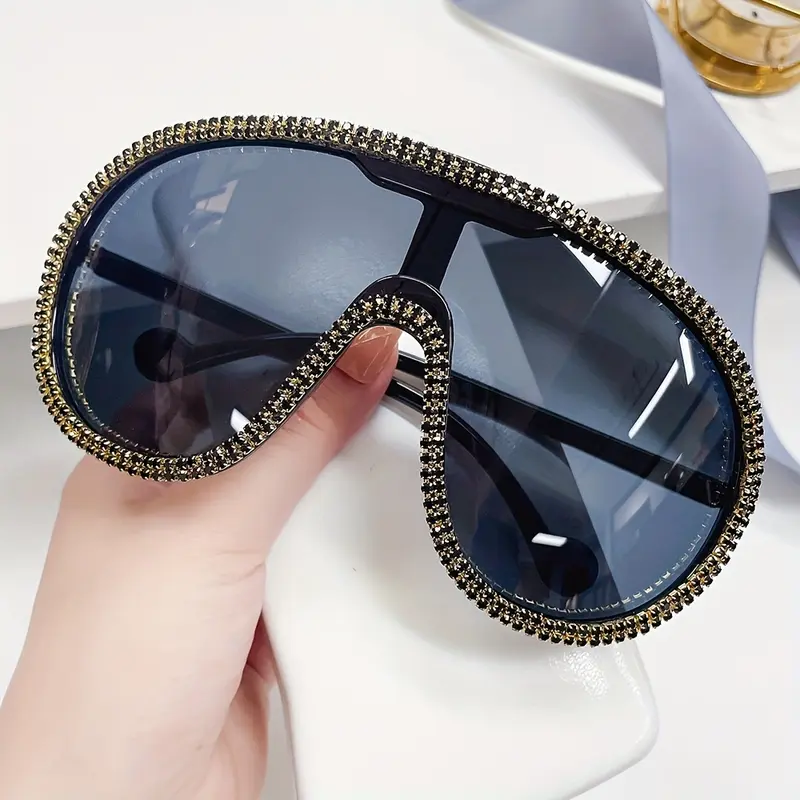 Luxury Rhinestone Shield Fashion Glasses for Women - Oversized Gradient Lens, Windproof Party & Fashion Accessory with Sparkling Frame Design 3