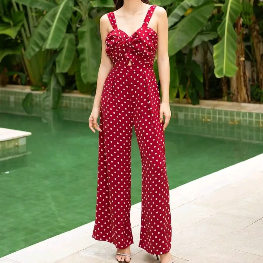 Jumpsuit nữ dài 2 dây xoắn  ● Mã hàng : SJ1154 ● Chất liệu : Lụa nhung mango jum đi biển