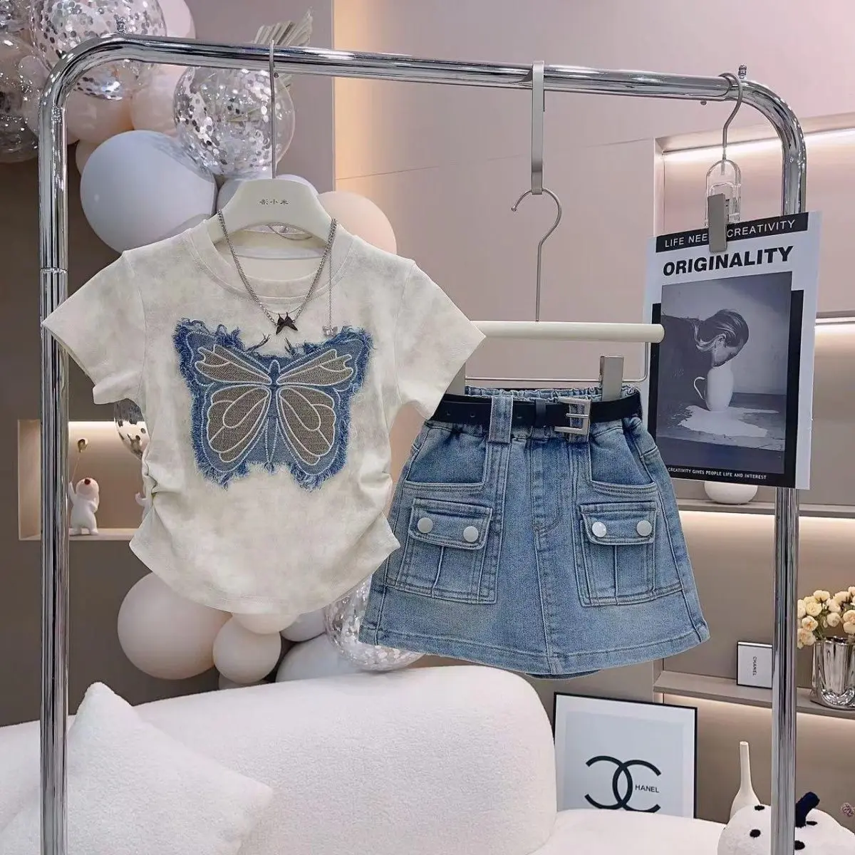 Girls' Summer Suit 2024 Summer New Children's Western Style Short-Sleeved T-shirt Casual Internet Celebrity Denim Skirt Two-Piece Suit